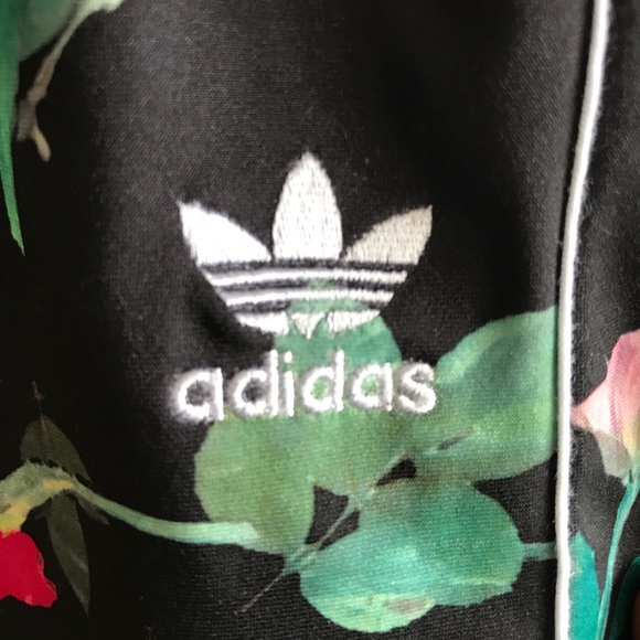 Floral and black Adidas leggings - Picture 2 of 4